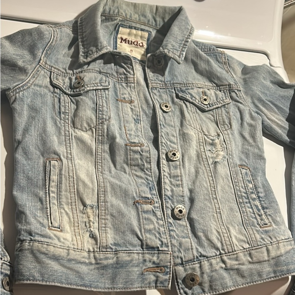Juniors small. Fits almost xs